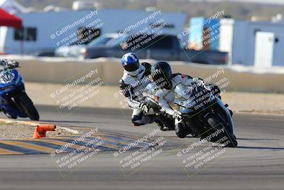 media/Dec-18-2022-SoCal Trackdays (Sun) [[8099a50955]]/Turn 2 (950am)/